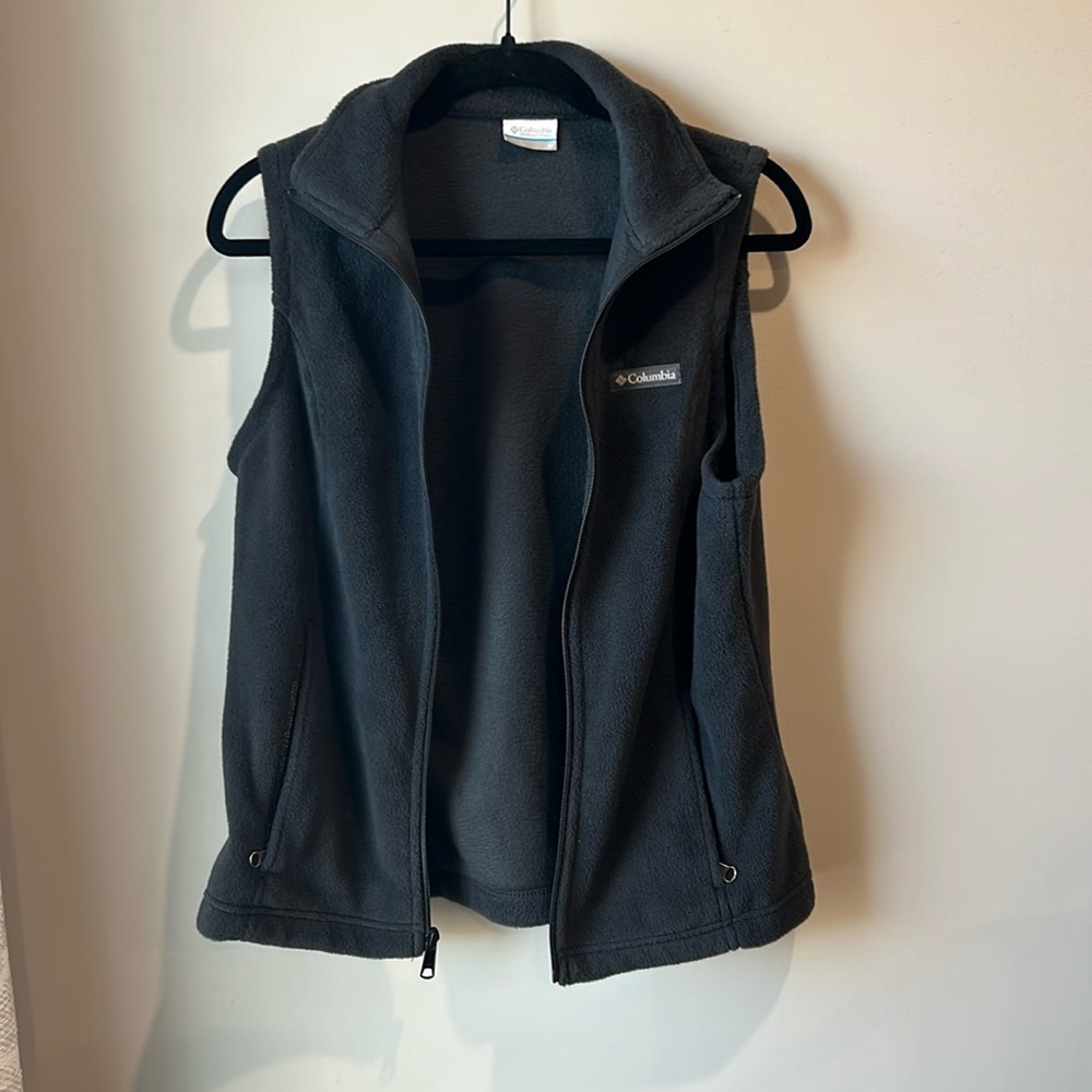 Dark grey Columbia vest